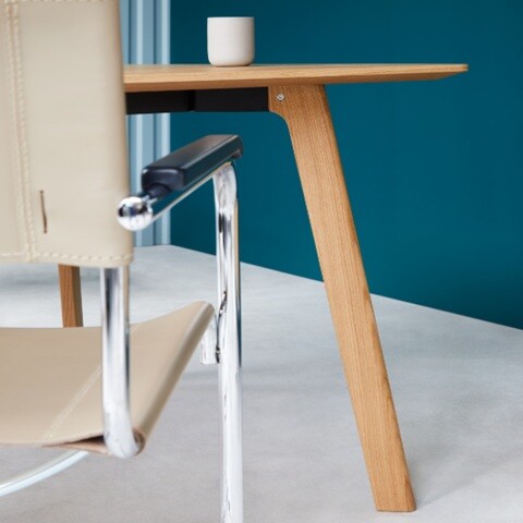 Balma quadratische Konferenztische der Serie Minimus - 160x160cm - Detail - Gestellvarianten