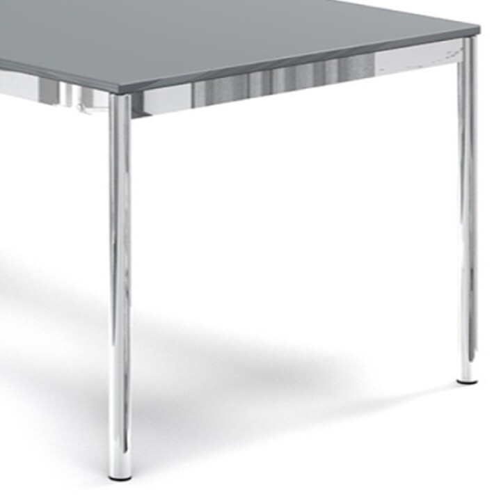 Viasit Serie System4 - Schreibtisch - Detail - Verchromtes Rundrohrgestell 